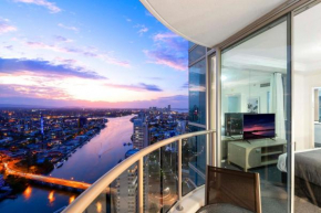 High Floor - Chevron Renaissance - Self Contained & Privately Managed - Wow Stay